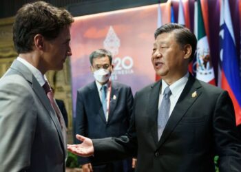 БНХАУ-ын удирдагч Канадын Ерөнхий сайдыг "загнав"