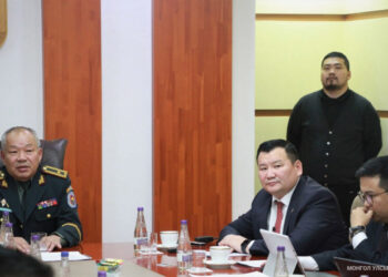 Хугацаат цэргийн албанд татагдсан залуусыг хэрхэвч дэглэж болохгүйг сануулав