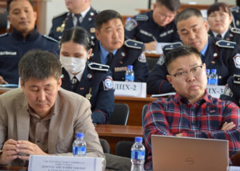 Эмэгтэйчүүд архидан, согтуурч буй асуудалд анхаарах талаар зөвлөлдөв