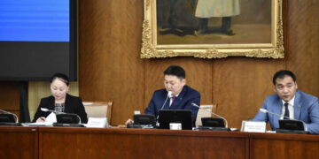 Соёлын сайд Ч.Номингийн төсвийг 100 сая төгрөгөөр хасав