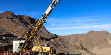 Халзан бүргэтэй хайрханд халдсан компанийн хайгуулын үйл ажиллагааг ажлыг түр зогсоожээ