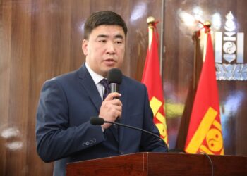 Ц.Идэрбат: Аймгийн төвийн сумдууд боловсон хүчний хомсдолд орсон нь үнэн