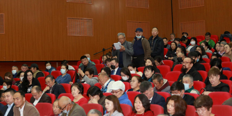 Нийслэлийн 2023 оны төсвийг хэлэлцэж байна