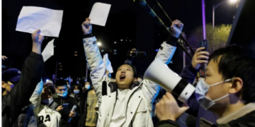 Бээжин эсэргүүцлийн жагсаалыг намжаахыг хичээж байна