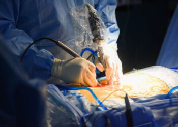 Хугарлыг хадаасаар бэхлэх, уушги оёх, тайрах зэрэг мэс заслыг орон нутагт хийж байна