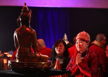 Язгуурын таван шүтээн үзэсгэлэн үүдээ нээлээ