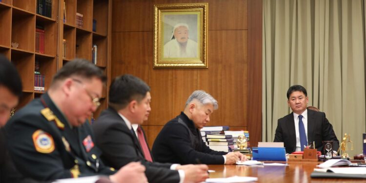 У.Хүрэлсүх: УИХ, Засгийн газрын хувь заяаны асуудал яригдана шүү