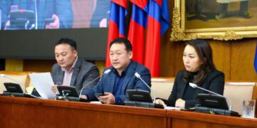 Ерөнхий сайд намын нөхдөө шалгуулахыг шаарджээ