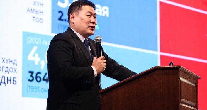 “Шинэ сэргэлтийн бодлого”-ыг хэрэгжүүлэхэд төрийн албан хаагчид түүчээлэн ажиллахыг Ерөнхий сайд хүслээ