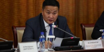 Нийтийн тээврийг нэгдүгээр эгнээгээр саадгүй явуулах журмын хэрэгжилтэд онцгой анхаарахыг үүрэг болгов