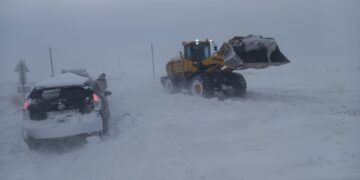 Цасан шуурганаас 39 хүүхэд, 220 том хүнийг авран хамгаалжээ