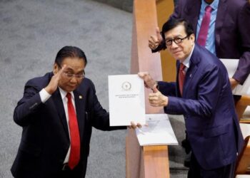 Индонези улс гэрлэлтээс гадуур бэлгийн харьцаанд орохыг хуулиар хориглолоо