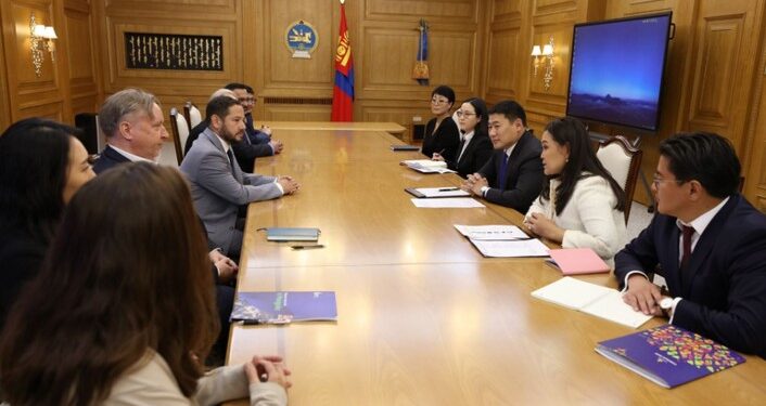 Ерөнхий сайд Л.Оюун-Эрдэнэ “Netflix”, “HBO”, “Warner Bros”, “Paramount Pictures” компанийн төлөөлөлтэй уулзлаа