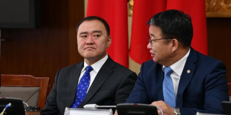 Лу.Гантөмөр: Татварын дарамтыг багасгаж, 400 мянган айлын орон сууц хөтөлбөр хэрэгжүүлнэ