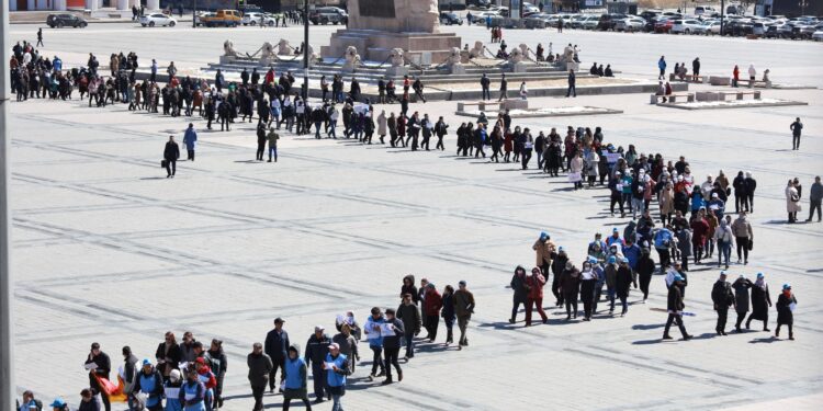 Багш нар шаардлага биелүүлтэл тэмцэнэ