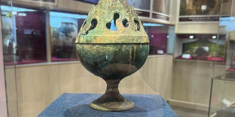 Хүннүгийн үеийн язгууртны хэрэглэж байсан эд зүйлс олдлоо