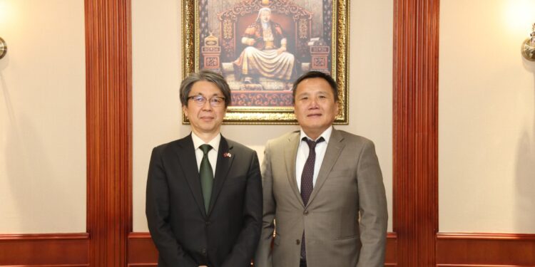 Элчин сайд Кобаяаши Хироюки Авлигатай тэмцэх газрын үйл ажиллагаатай танилцав