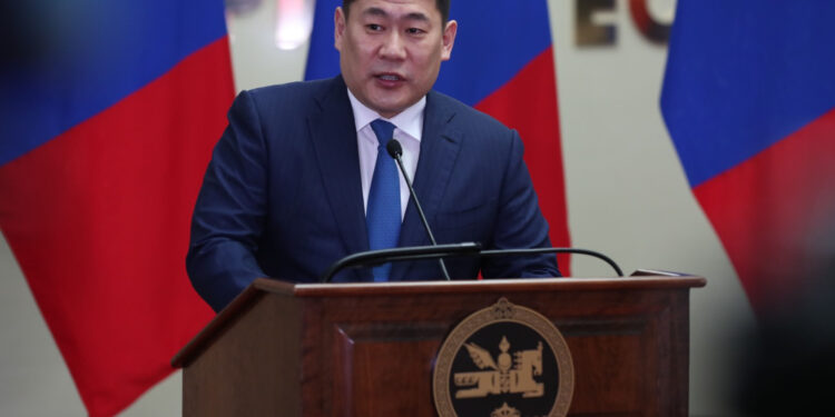 Ерөнхий сайд Л.Оюун-Эрдэнэ: Төр хувийн хэвшилтэй өрсөлдөхгүй, дэмжиж хамтран ажиллана