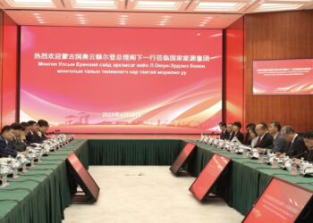 Гашуунсухайт-Ганцмод боомтын хил холболтын төмөр замын ажлыг 2024 онд дуусгахаар тохиролцов