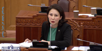 Соёлын сайд Ч.Номинг ажлаа хийж чадахгүй байна гэж Б.Баярсайхан гишүүн зад шүүмжлэв