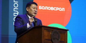 Л.Оюун-Эрдэнэ: Багш мэргэжлээр суралцах оюутны сургалтын төлбөрийг төр 100 хувь хариуцна