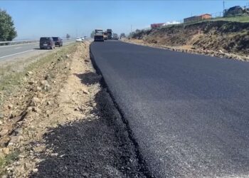 Дарханы замын суурь болон өнгө хучилтын ажлыг 9-р сард дуусгана