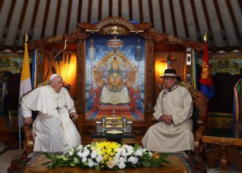 Ерөнхийлөгч У.Хүрэлсүх, Гэгээн Ширээт Улсын төрийн тэргүүн Пап Францис нар албан ёсны уулзалт хийлээ