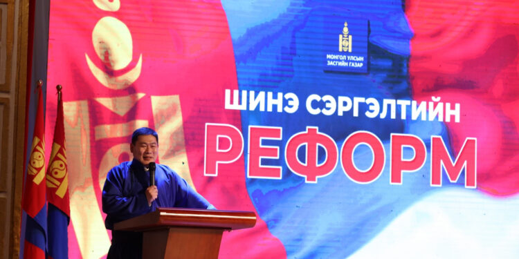 Ерөнхий сайд Л.Оюун-Эрдэнэ: Халзан бүргэдэйн ордыг ашиглах эсэхийг иргэдийн саналаар шийднэ