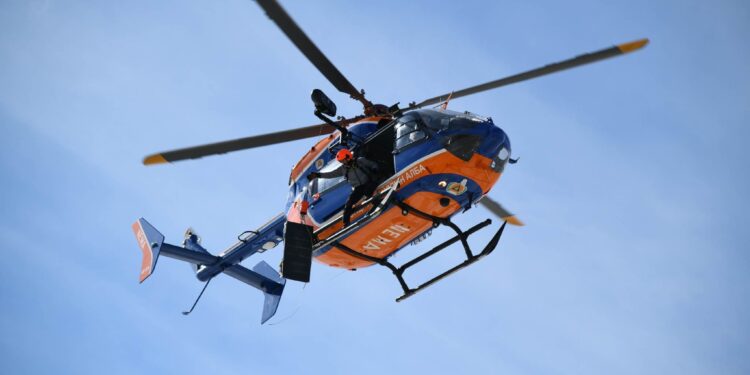 ОБЕГ-ын агаараас эрэн хайх, аврах анги эрлийн ажиллагаанд оролцож байна