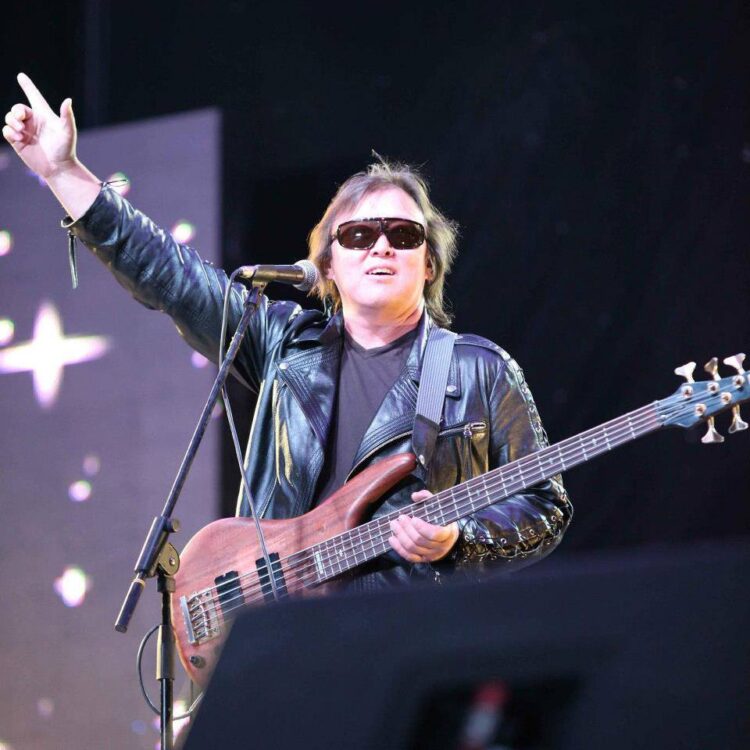 Ардын уран зохиолч Шаравын Сүрэнжав: Миний үйл хэргийн үргэлжлэл охин минь билээ