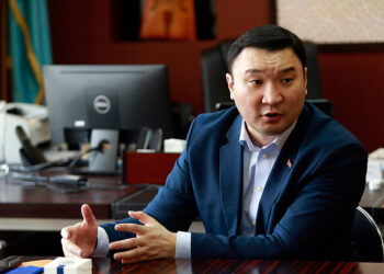 Т.Батцогт: Хорьж цагдаад хөгжсөн ямар хот байна нэрлээч, Х.Нямбаатар дарга аа?