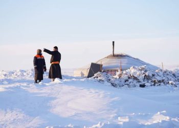 УОК-ын дарга С.Амарсайхан Дорноговь аймгийн өвөлжилт хүндэрсэн сумдад ажиллалаа