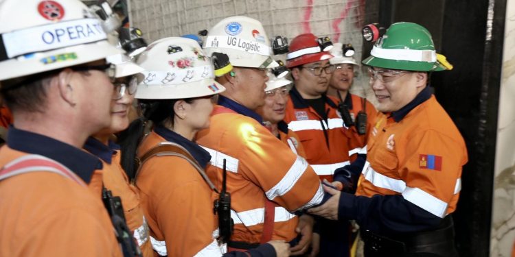 Л.Оюун-Эрдэнэ ба Оюутолгой