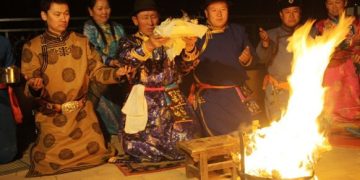 Бага Цагаан сар буюу өвлийн сүүл сарын гал тахилга