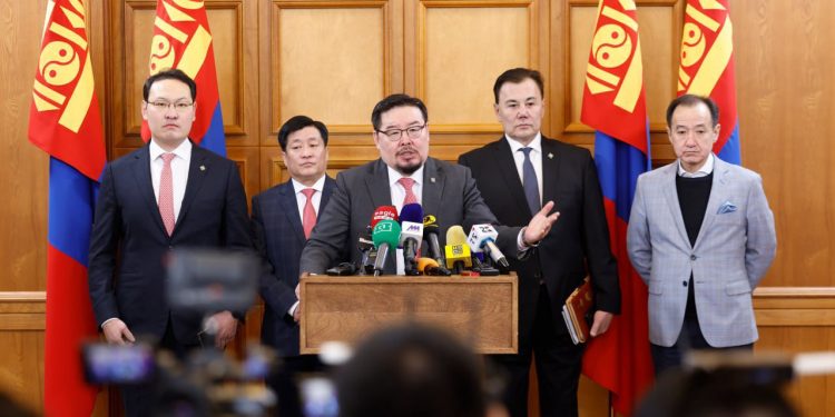 Г.Занданшатар: Тусгаар тогтнолд халтай хууль өргөн барих нөхцөлийг бүрмөсөн хаана