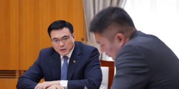 Ж.Батсуурь: Халуун намраар нисдэг тэрэг унаж давхиад байсан С.Амарсайхан хаана байна?