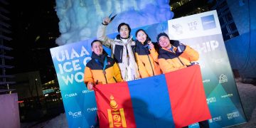 Монголын мөсөнд авиралтын тамирчид дэлхийн цомд чансаагаараа нэгдүгээрт бичигдэв