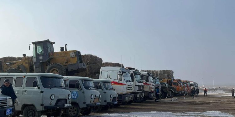 Алтанширээ, Дэлгэрэх, Иххэт сумд руу улс, аймгийн Онцгой комиссын тусламж, дэмжлэгийн цуваа хөдөллөө