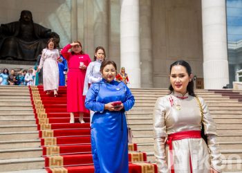 У.Хүрэлсүх: Одонтой ээжүүдэд олгодог мөнгөн тэтгэмжийн хэмжээг нэмэгдүүлнэ