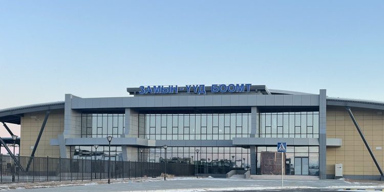 Замын-Үүд, Хавирга, Бичигт, Шивээхүрэн боомтоор хувийн автомашинаараа хил нэвтрэх боломжтой