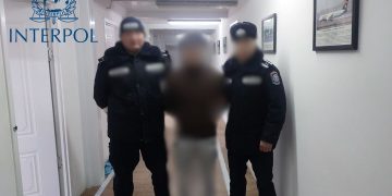 Интерполоор эрэн сурвалжилж байсан этгээдийг Шведээс албадан авчирлаа