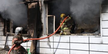 Өргөдөл гаргахад нь тэтгэвэрт гаргасан бол 5 хүүхэд аавтайгаа байх байлаа