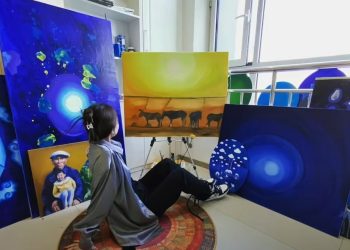 Зүүн Сөнидийн зураач бүсгүй Хонгорзул цахим сүлжээнд алдаршиж байна