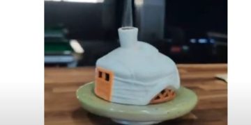 Шаазангаар гэр хэлбэртэй бойпор урладаг уран гартан Галтай