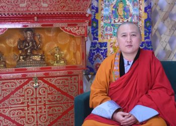 Хамба лам Д.Жавзандорж: Хүн бүр ёс зүйг эрхэмлэн буяны зүгт шамдаарай