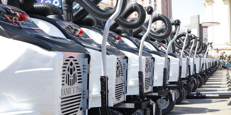 Гудамж, талбайн цэвэрлэгээний шинэ техникүүдийг хүлээлгэн өглөө