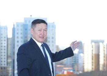 Б.Ариунболд: Крандуулж ирсэн Х.Нямбаатар нийслэлчүүдийн газар өмчлөх эрхийг хориглочихлоо