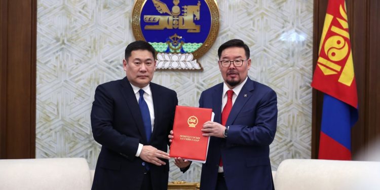 Үндэсний орон сууцжуулалтын тухай хуулийн төслийг УИХ-д өргөн барилаа