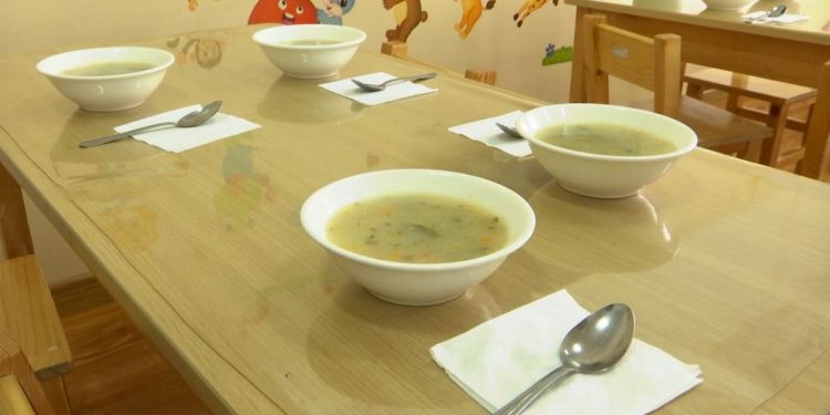 Цэцэрлэгийн хүүхдийн хоолны мөнгийг нэмлээ