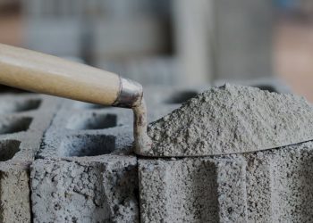 Импортын цементийн гаалийн албан татварын хувь, хэмжээг таван хувь болгон буурууллаа